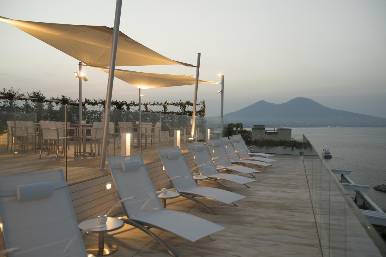 Grand Hotel Vesuvio Νάπολη Εξωτερικό φωτογραφία View of the Gulf of Naples from the hotel